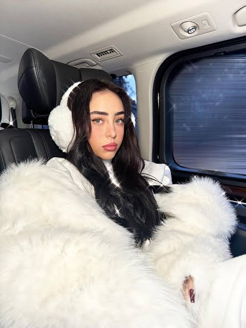 Nicki Nicole